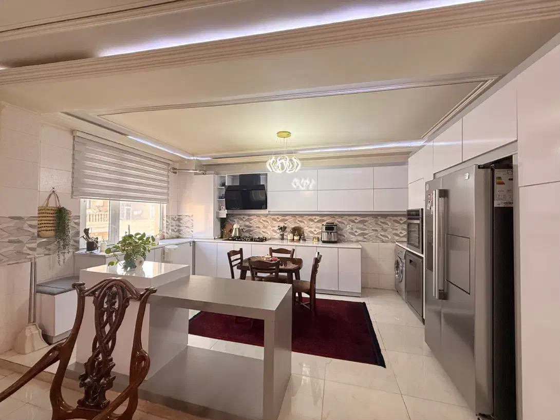 ۲۵۱متر/تک واحدی جنوبی//دو پارکینگ /گلستان براجاقی|فروش آپارتمان|کرمانشاه, |دیوار