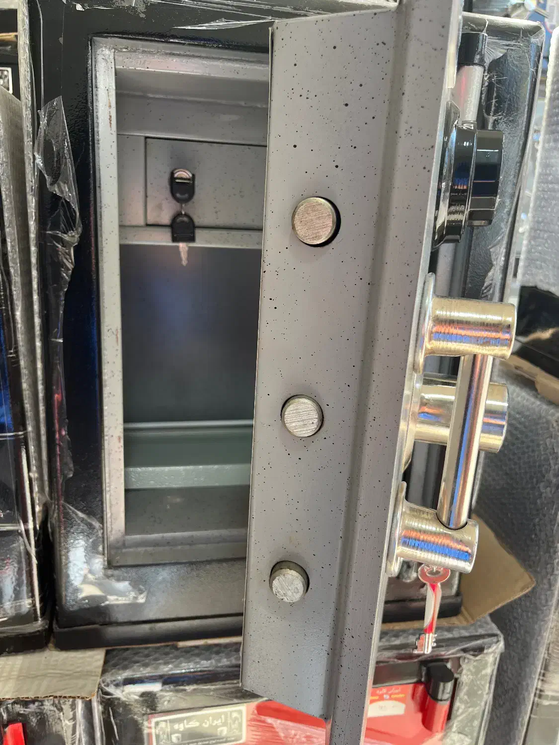 گاوصندوق 200کوتاه/سوپرآلیاژی/ رمزمکانیکی/خامنه ی|ابزارآلات|یزد, |دیوار