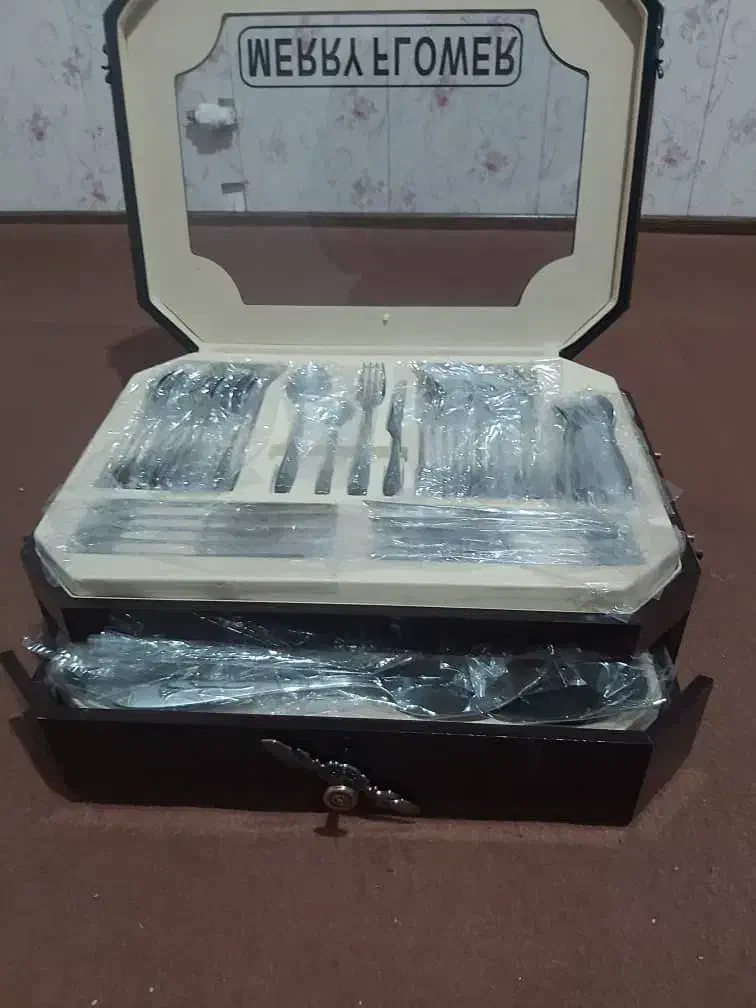 تعدادی ظروف وکریستال|ظروف سرو و پذیرایی|کرج, اتحاد|دیوار