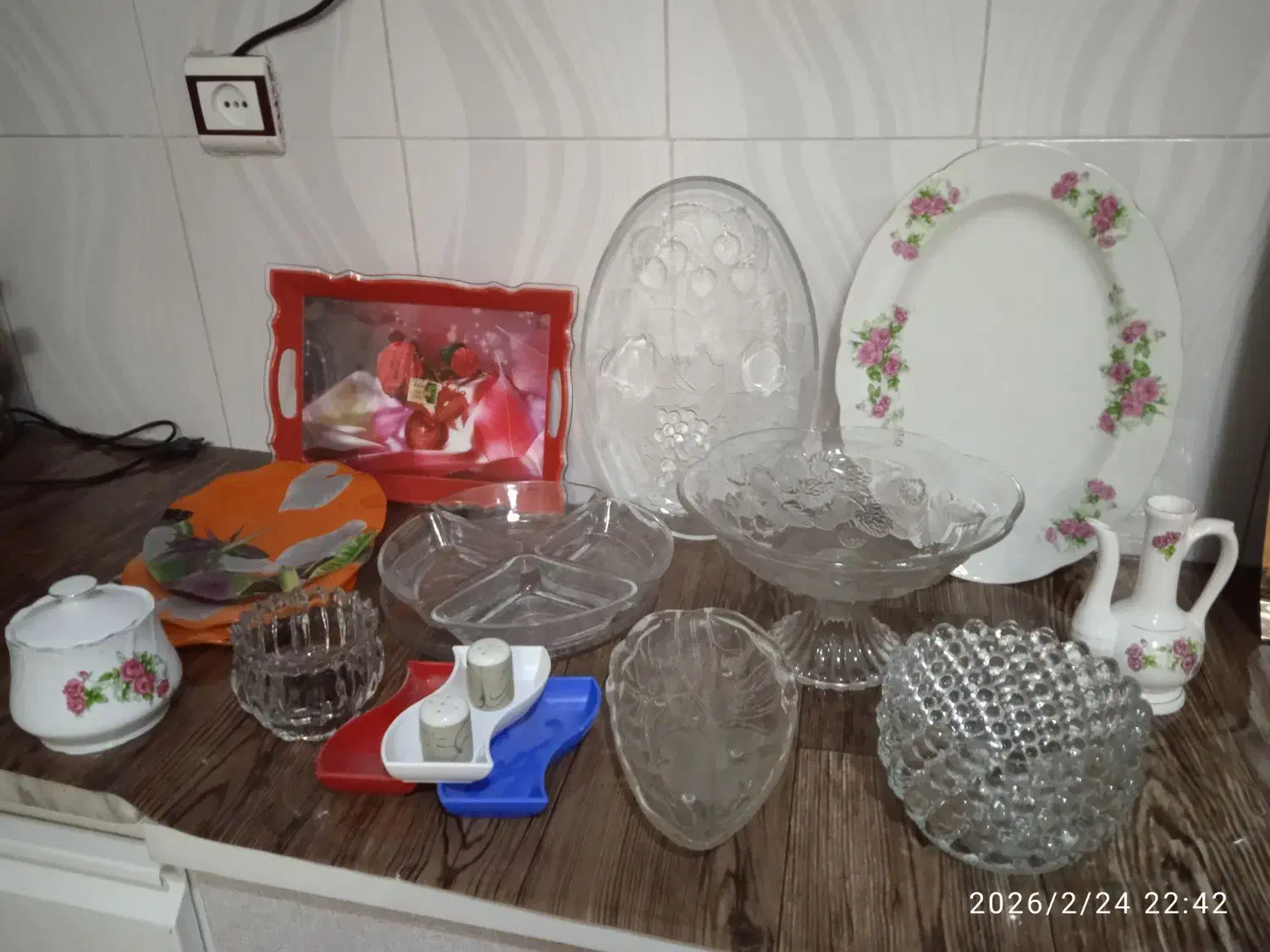 گلسرخی قدیمی|کلکسیون اشیاء عتیقه|اراک, |دیوار