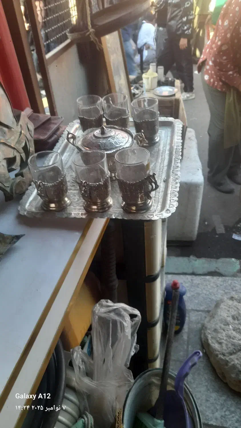 شهاب سنگ ۲عدد ۱ عدد هم سنک نمی شناسم|کلکسیون اشیاء عتیقه|کهریزک, |دیوار