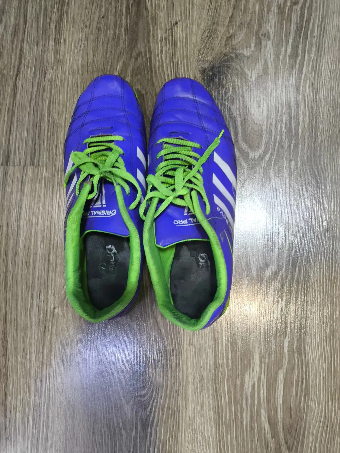 فروش کفش آدیداس مخصوص فوتبال|کیف، کفش، کمربند|تهران, سعادتآباد|دیوار