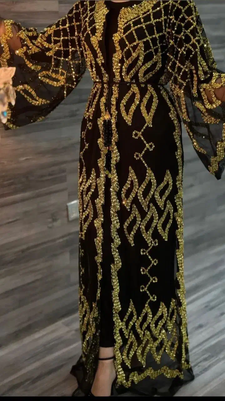 لباس های مجلل|لباس|ساری, |دیوار