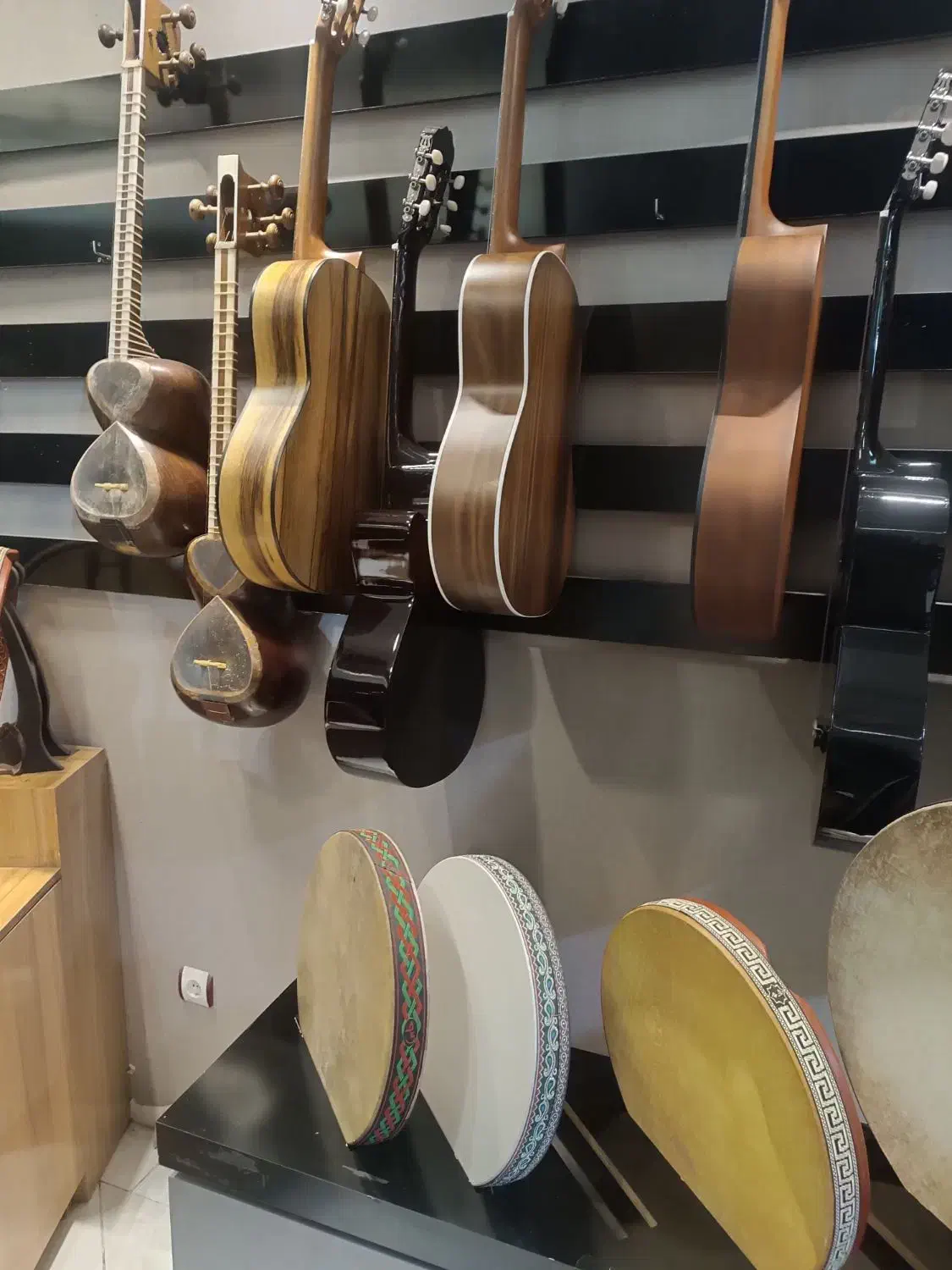 گیتار|گیتار، بیس، امپلیفایر|تربت جام, شهید نصرالهی|دیوار