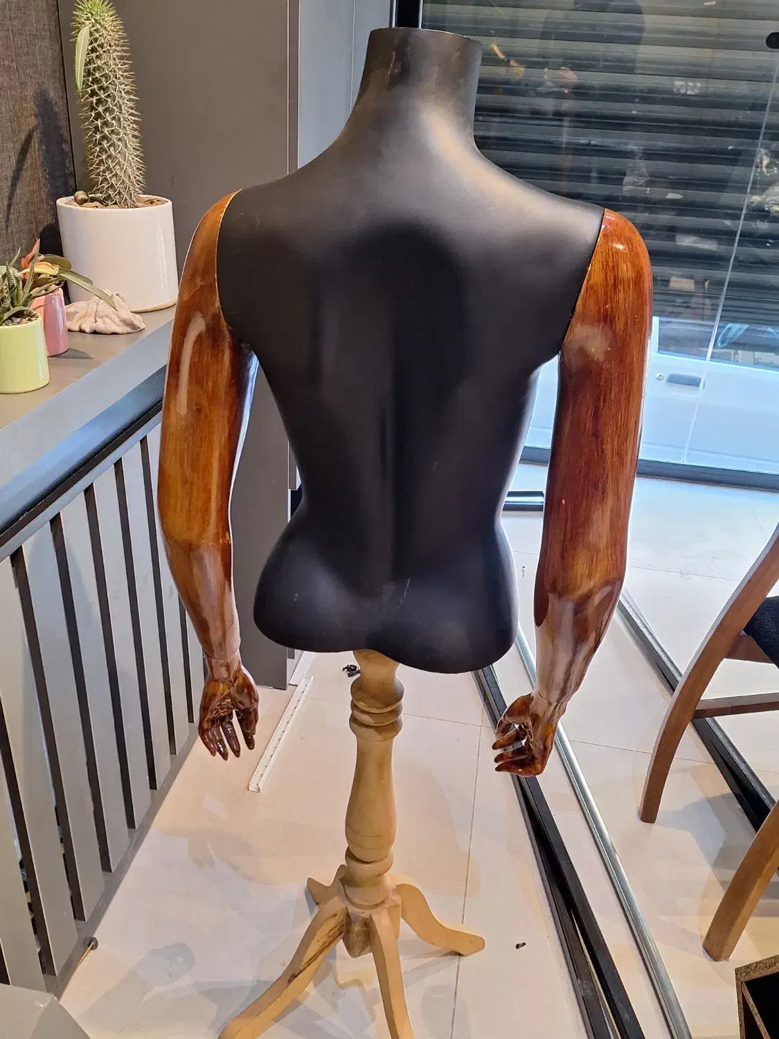 دو عدد مانکن و چوب لباسی|فروشگاه و مغازه|بجنورد, |دیوار