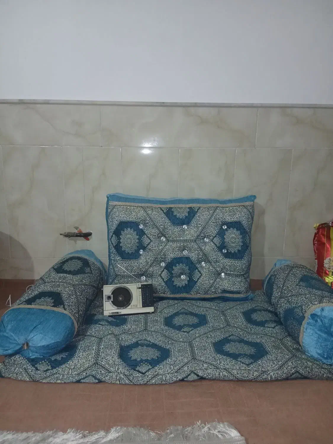 شاه نشین سنتی|پشتی|قم, ولیعصر|دیوار