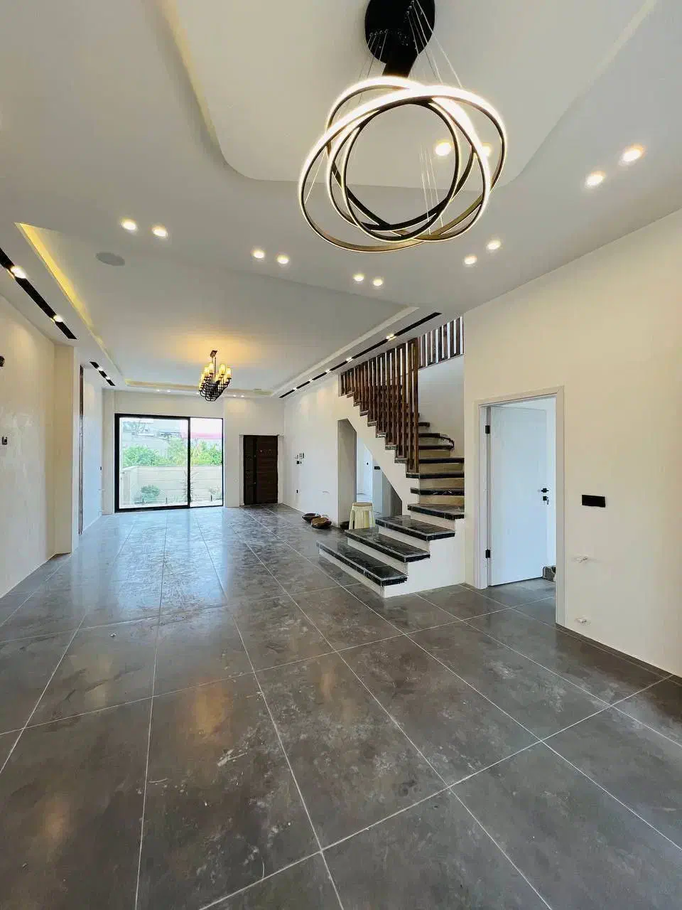 پیلوت مدرن شهرکی سند آماده انتقال شُ م ا ل|فروش خانه و ویلا|تهران, تهرانپارس جنوبی|دیوار