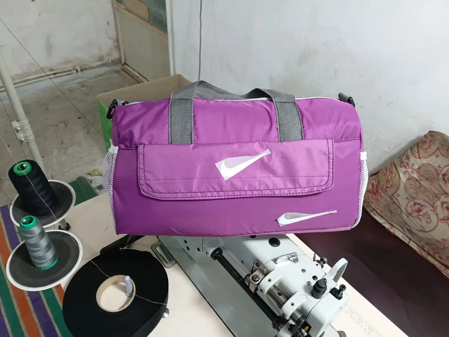 ساک نایک|کیف، کفش، کمربند|ماهدشت, |دیوار