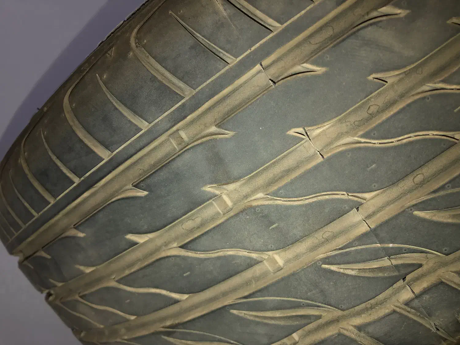 لاستیک فارود ۲۲۵-۴۵-۱۸|قطعات یدکی و لوازم جانبی|نیشابور, دارایی|دیوار