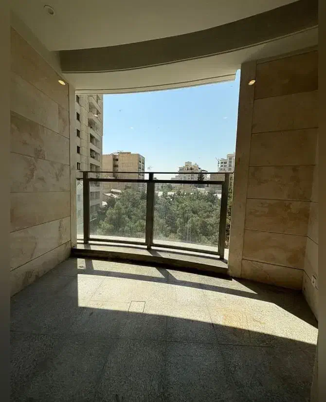 ۲۱۰ متری/ چهارباغ بالا/ نمای فاخر رومی/شمالی جنوبی|فروش آپارتمان|اصفهان, سعادت‌آباد|دیوار