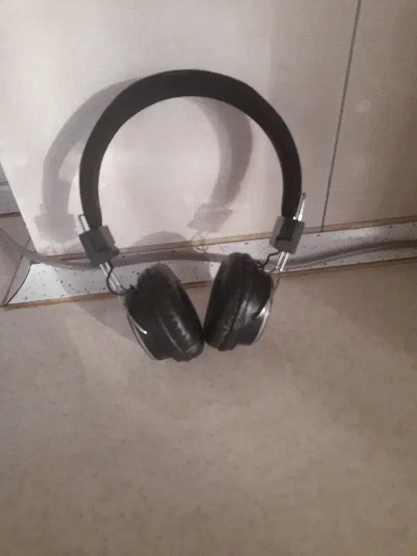 هدفون|پخش‌کننده همراه|ری, شهید غیوری (ابن باویه)|دیوار