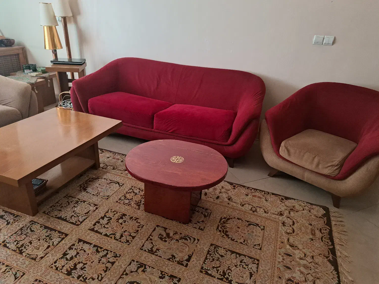 مبلمان ۷ نفره و سه عدد میز|مبلمان خانگی و میز عسلی|تهران, حکمت|دیوار