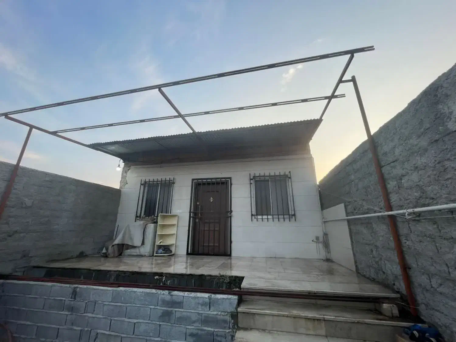 ۳۰۰متر زمین با بنای۱۰۰ متر منزل مسکونی|فروش خانه و ویلا|طبقده, |دیوار