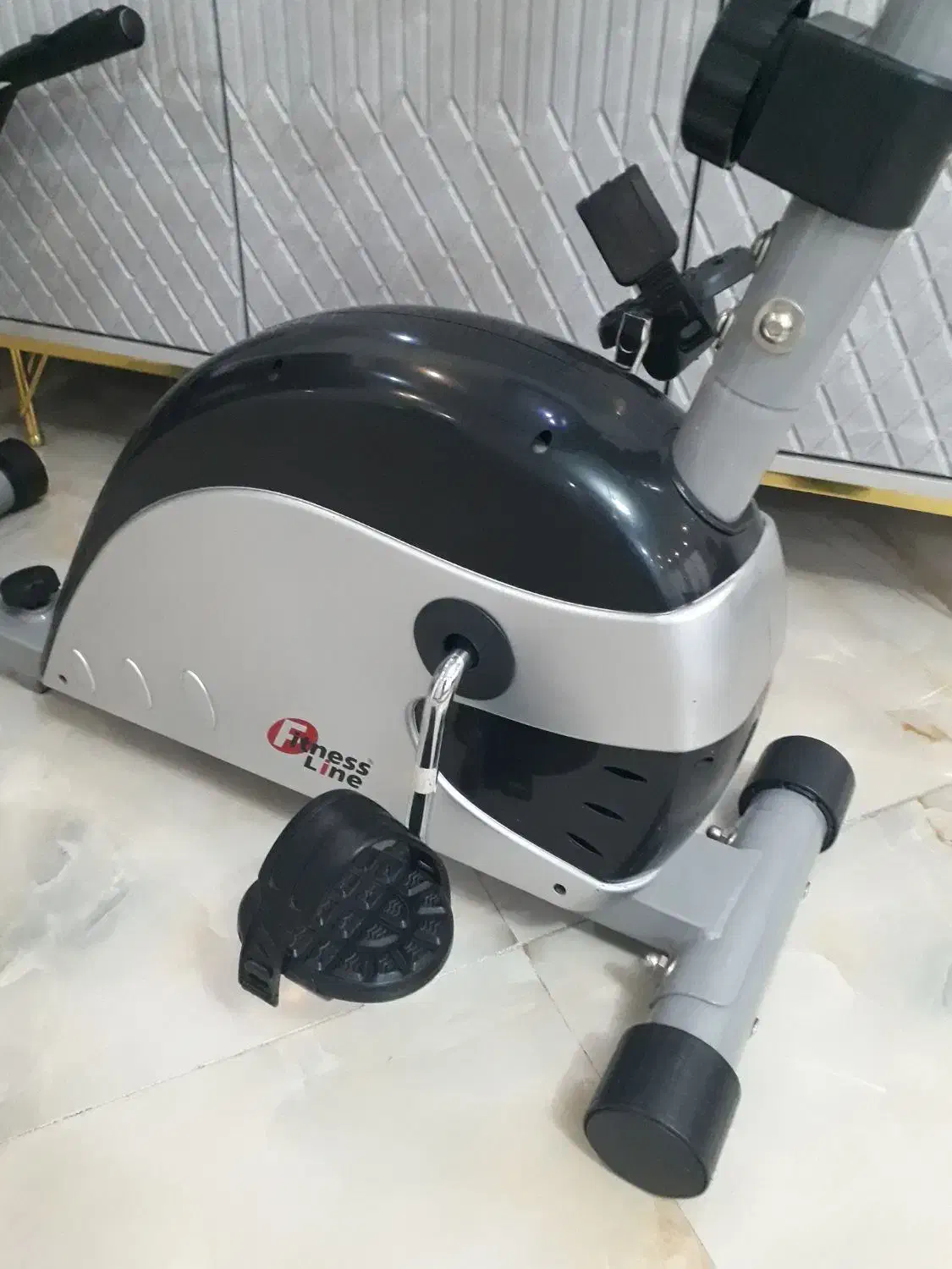 دوچرخه ثابت مبله نشسته ورزشی درحد اکبند|تجهیزات ورزشی|ری, دیلمان|دیوار