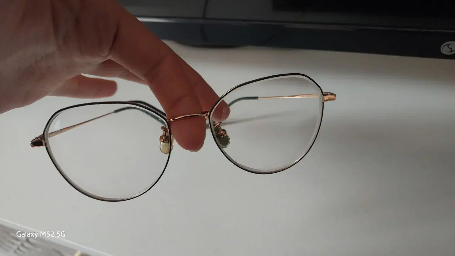 فریم عینک زیباپسند|زیورآلات و اکسسوری|مشهد, کوشش|دیوار