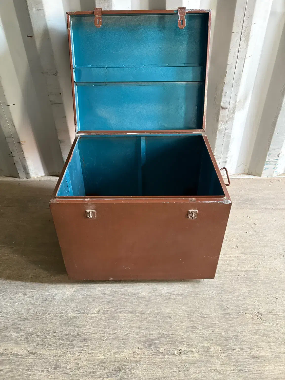 صندوق فلزی جاقفلی دار|کلکسیون اشیاء عتیقه|تهران, میرداماد|دیوار