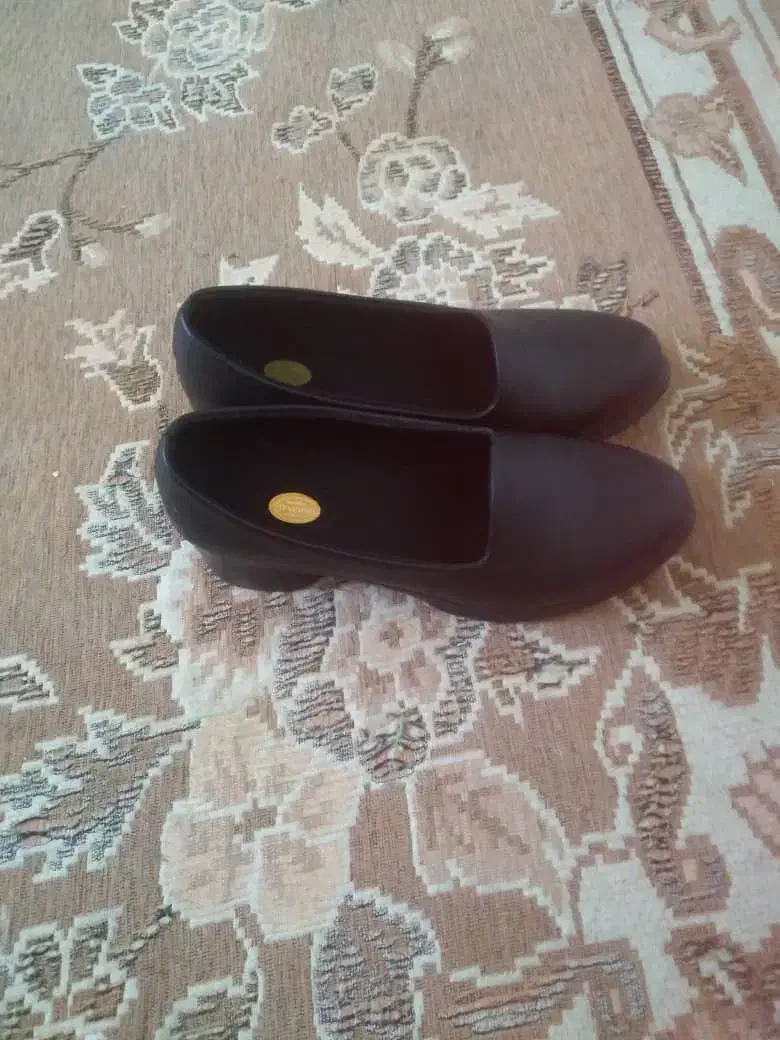 کفش|لباس|کازرون, |دیوار