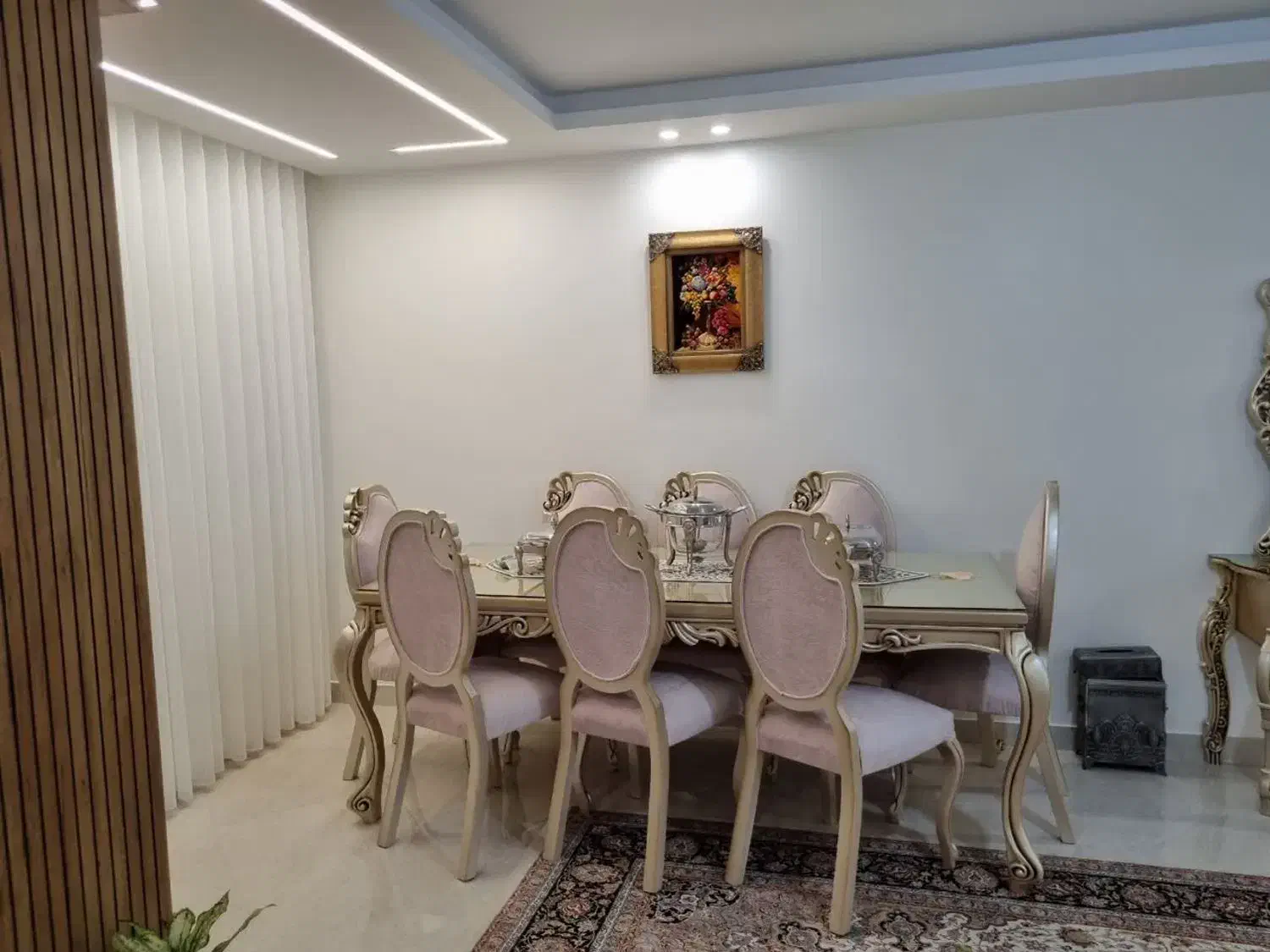 تعدادی وسایل شیک|میز و صندلی غذاخوری|اراک, |دیوار