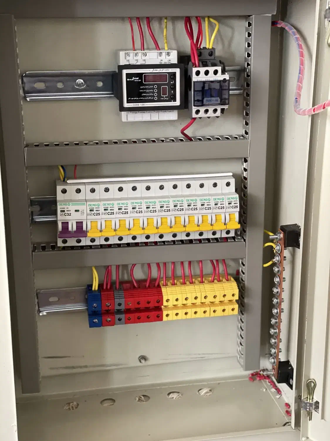 برقکار برقکاری ساختمان/ اتصالی/ تابلو/دزدگیر لاینر|خدمات پیشه و مهارت|دماوند, گیلاوند|دیوار