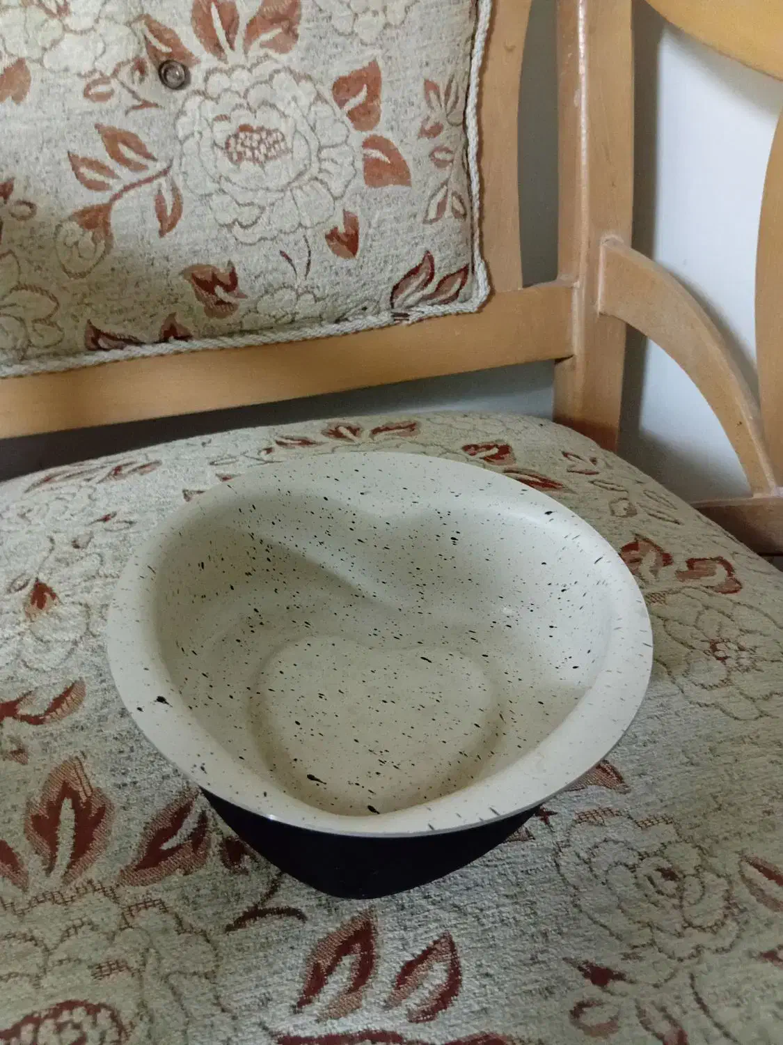 حراج تعدادی وسایل منزل|ظروف پخت‌وپز|قم, مسکن مهر|دیوار