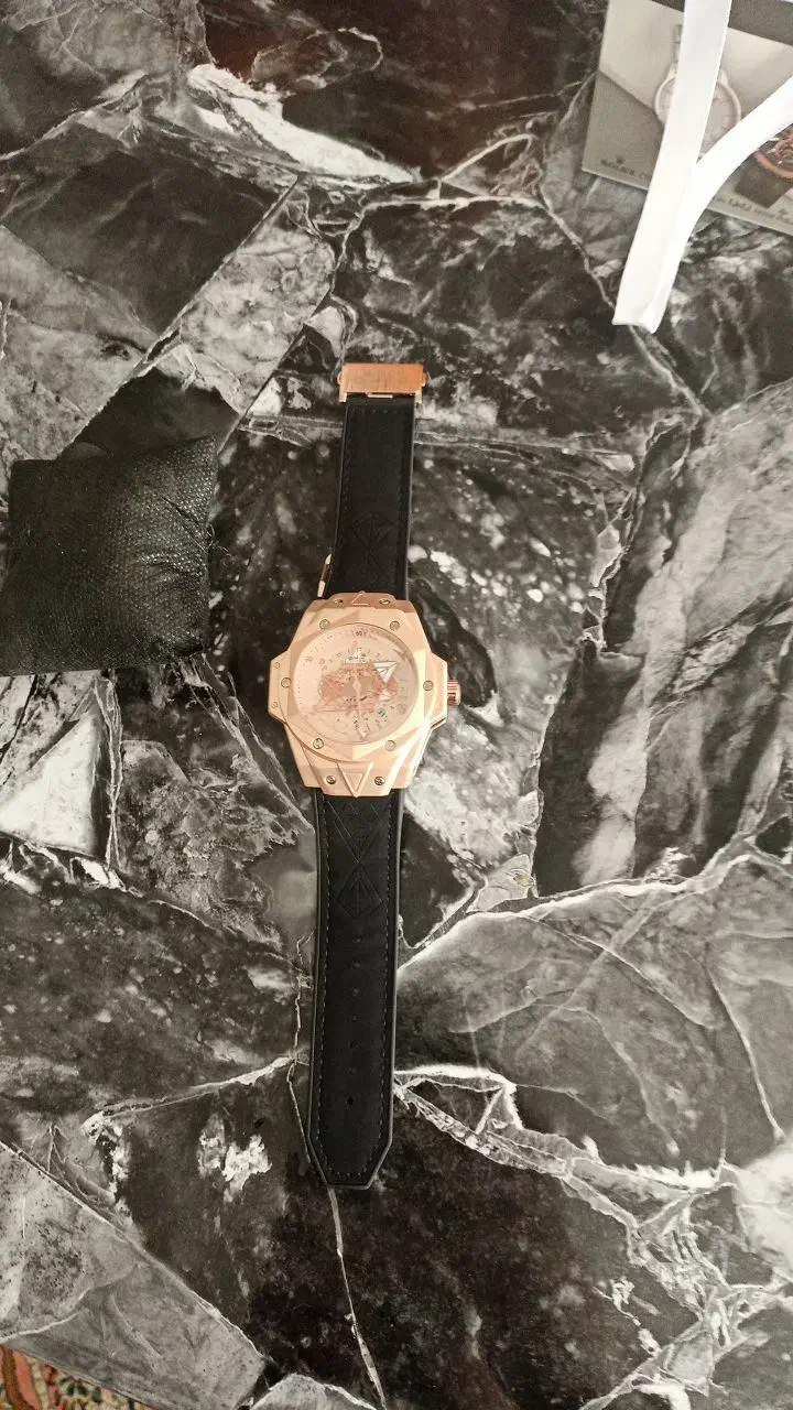 ساعت|ساعت|ملایر, |دیوار