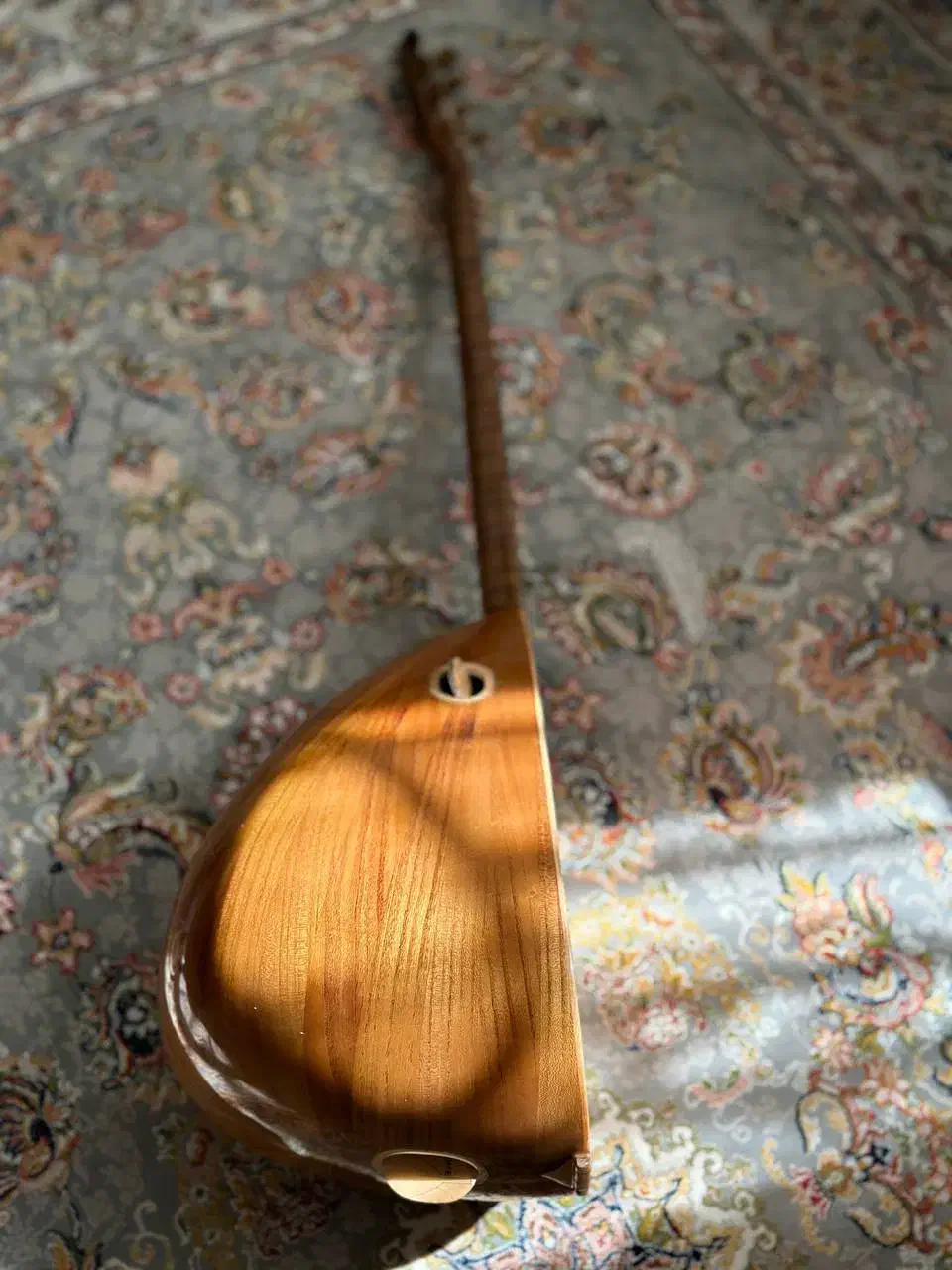 موسیقی|سازهای سنتی|مهاباد (آذربایجان غربی), |دیوار