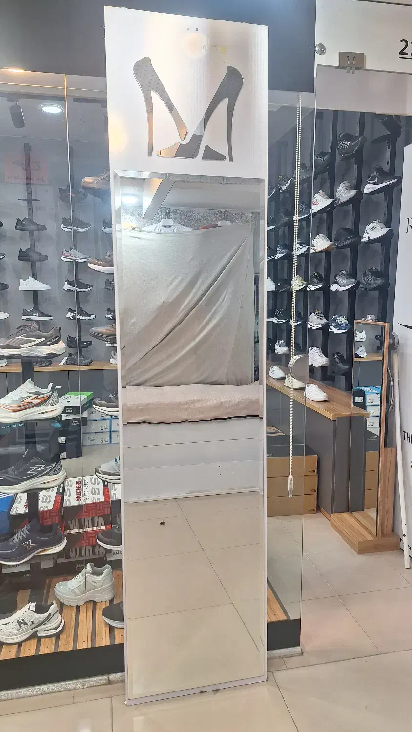 آینه|آینه|مهاباد (آذربایجان غربی), |دیوار