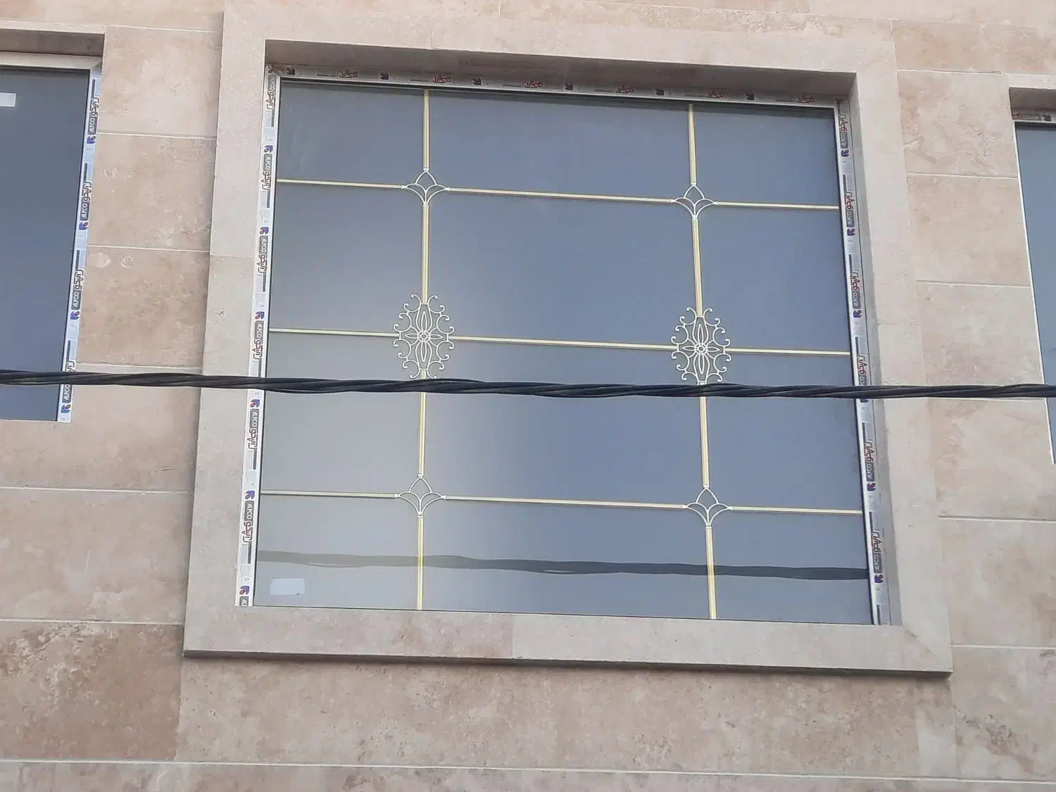 تولید و نصب انواع شیشه|خدمات پیشه و مهارت|یزد, |دیوار