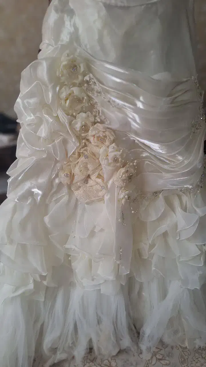 لباس عروس|لباس|سمنان, |دیوار