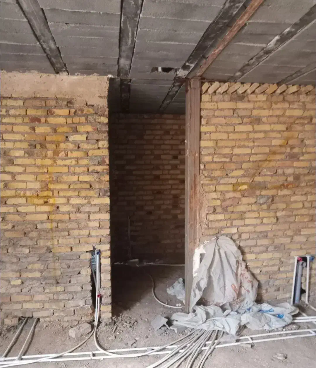 تخریب|خدمات پیشه و مهارت|آبدانان, |دیوار