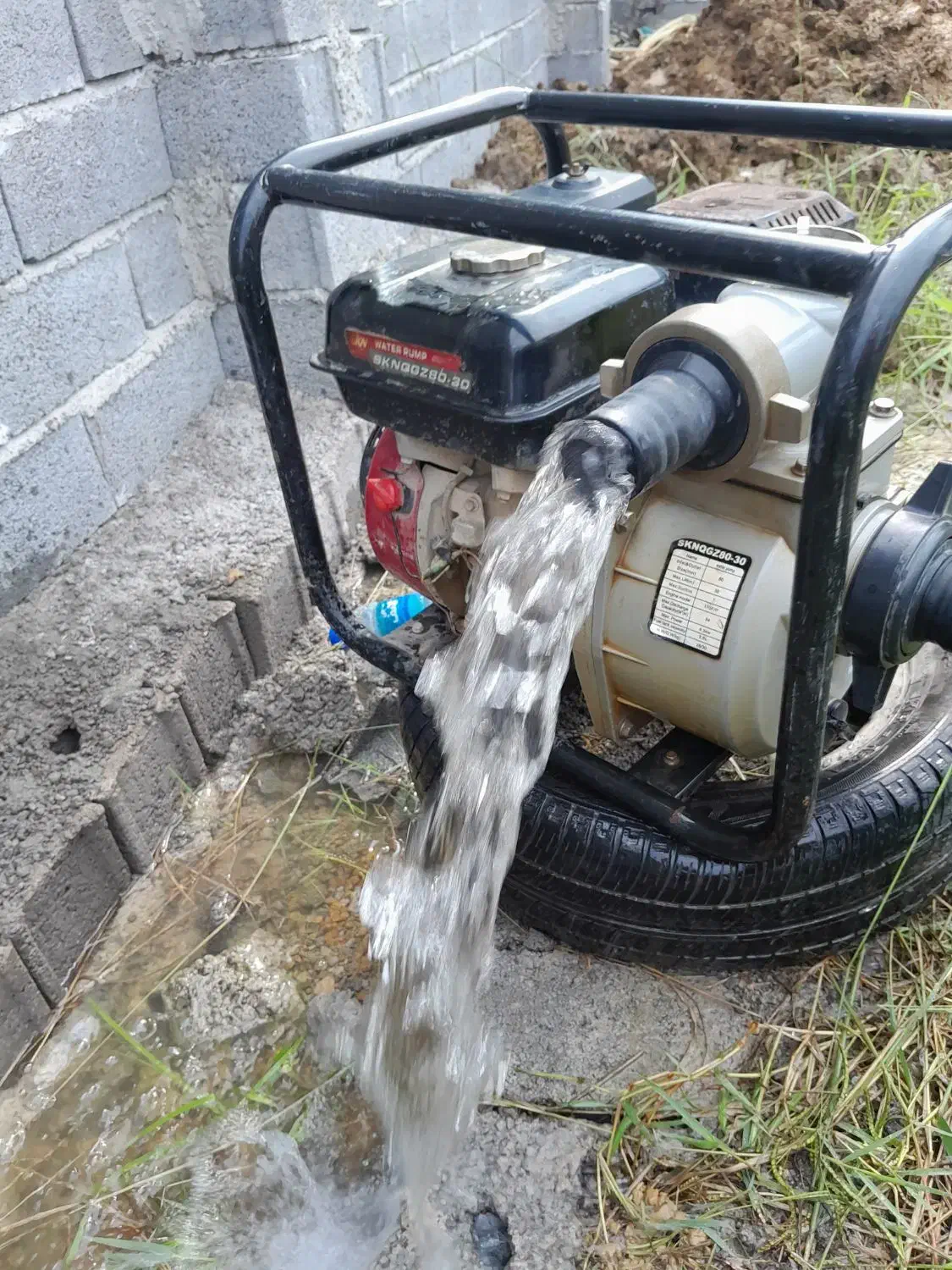 حفرچاه نیمه عمیق|خدمات پیشه و مهارت|بندر انزلی, لیچارگی حسن رود|دیوار