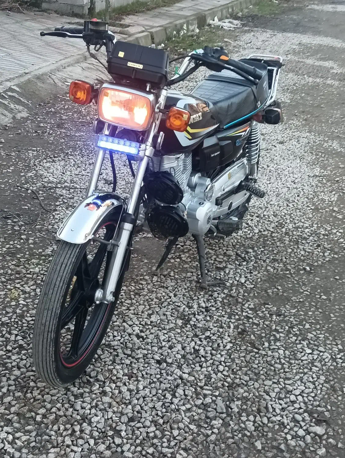 موتور  همتاز پلاس|موتورسیکلت|پره‌سر, |دیوار