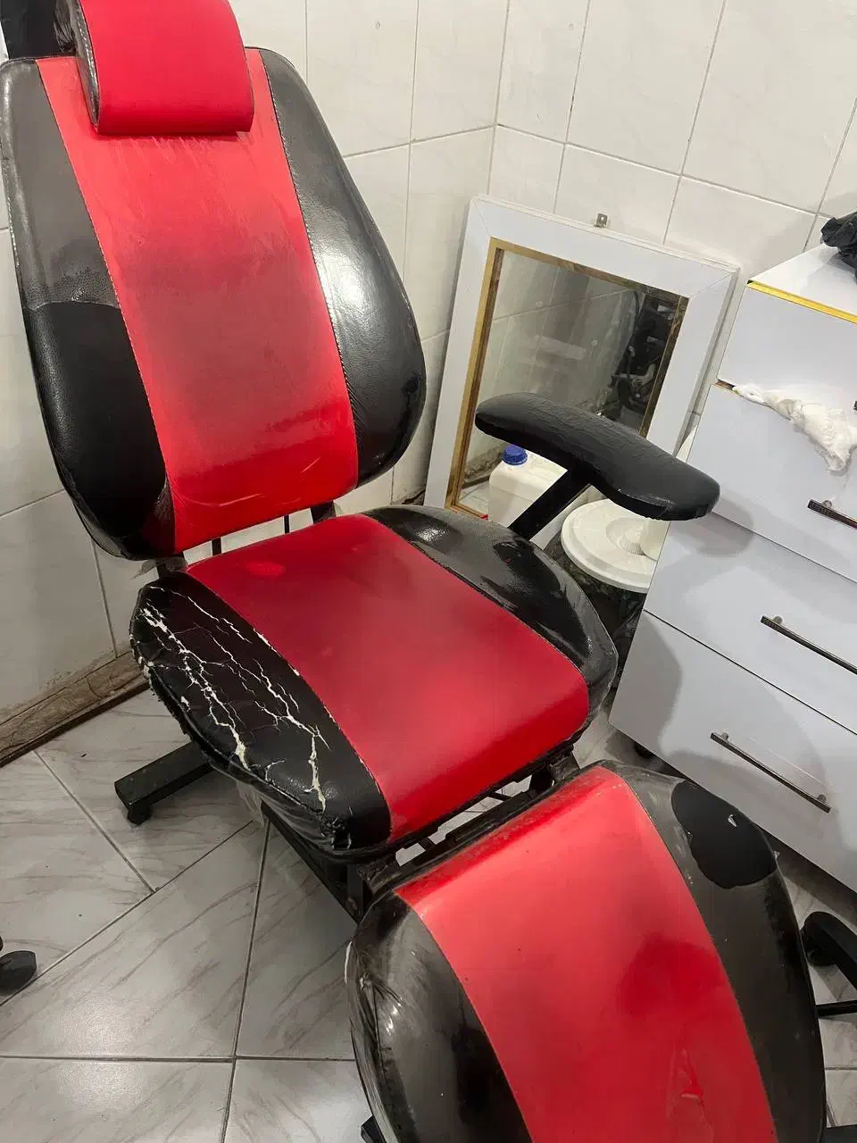 دکور آرایشگاه|آرایشگاه و سالنهای زیبایی|مشهد, شهید معقول|دیوار