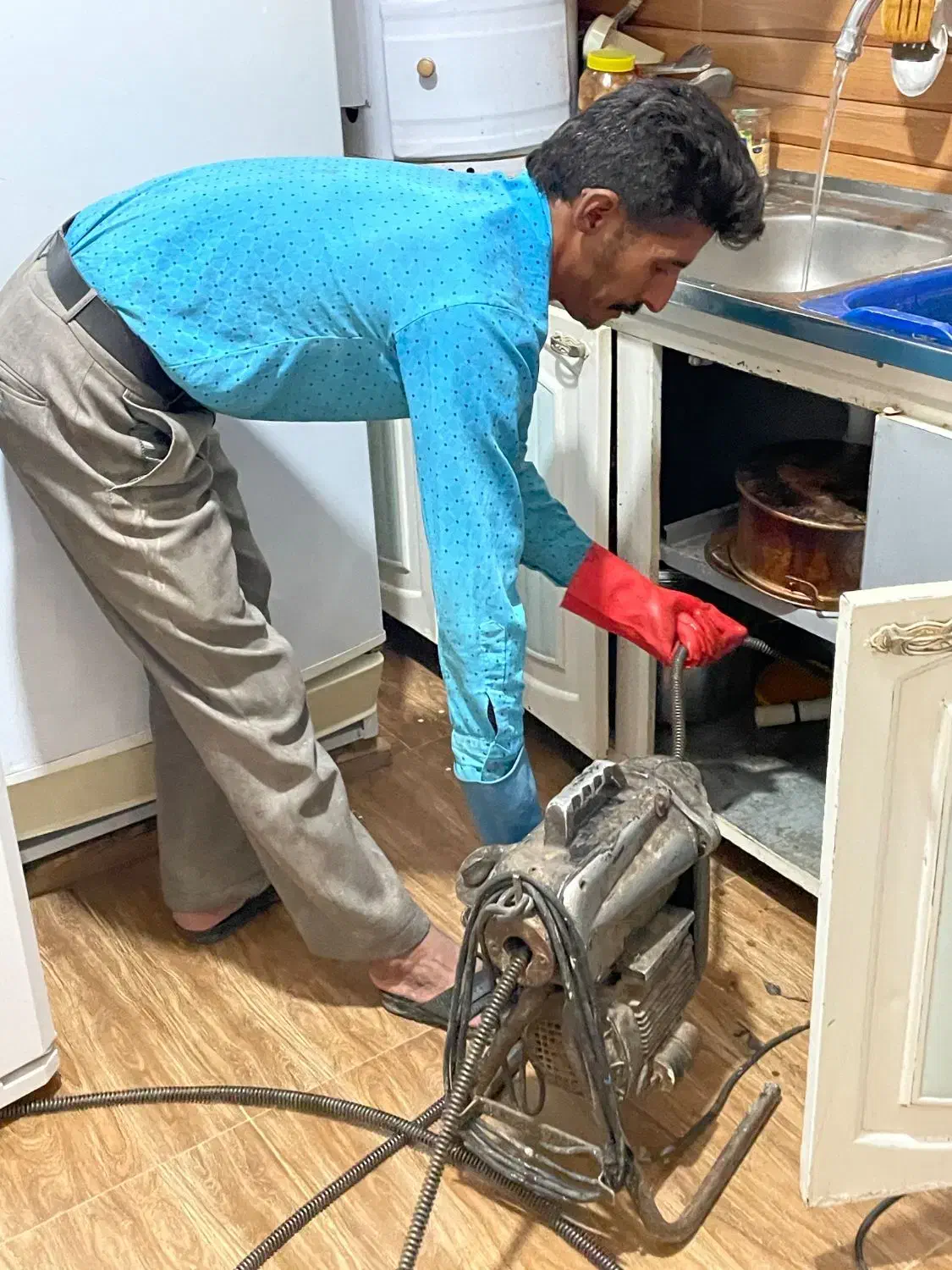 بازکردن لوله فاضلاب.بادستگاه|خدمات پیشه و مهارت|داراب, |دیوار