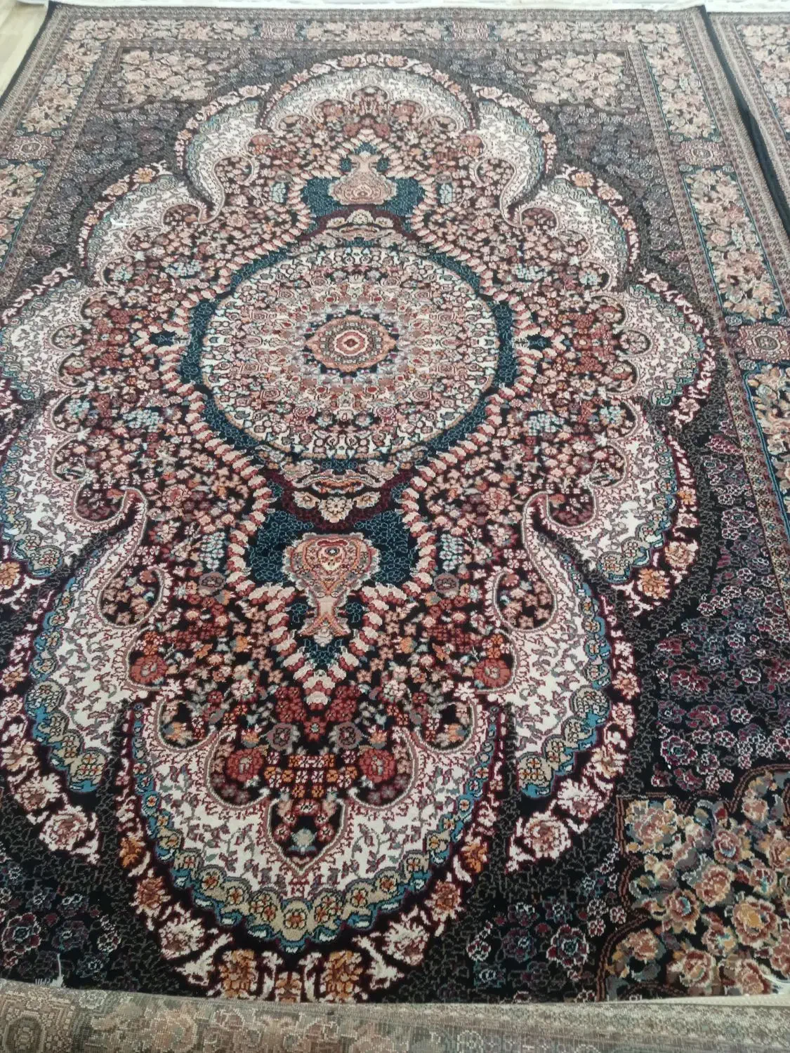 فرش و پشتی|پشتی|دهگلان, |دیوار