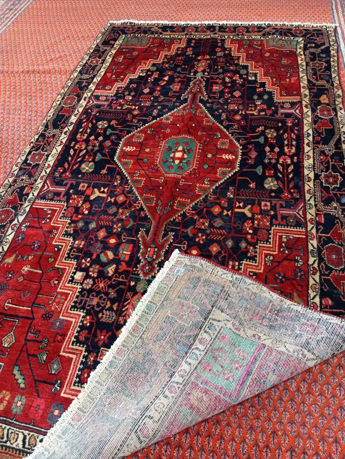 کارای جدید دستبافت عشایری رنگ گیاهی باقیمت مناسب|فرش|کرج, شهرک سهرابیه|دیوار