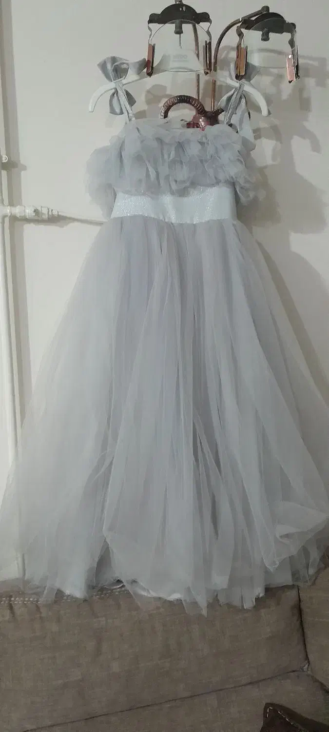 لباس مجلسی|لباس|اقبالیه, |دیوار