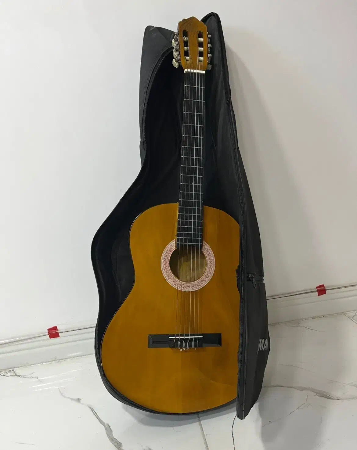 گیتار|گیتار، بیس، امپلیفایر|شوشتر, |دیوار