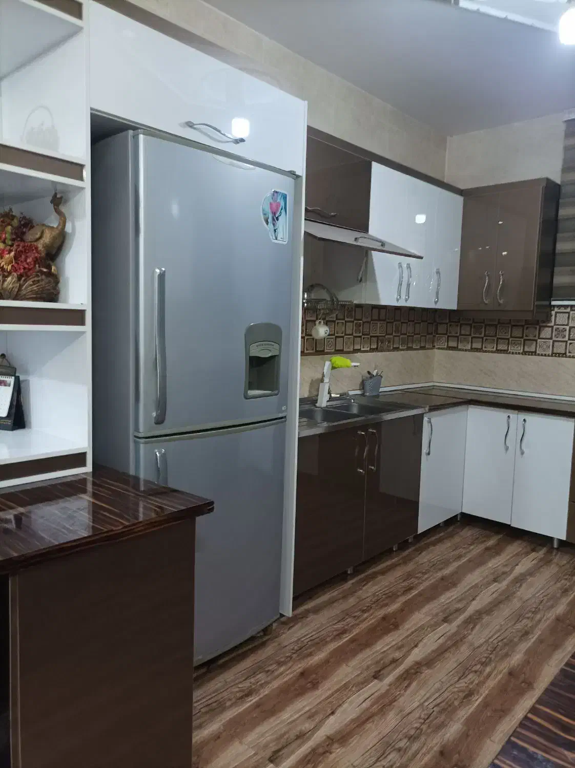 منزل مبله تمیز و شیک با امکانات کامل در مرکز شهر|اجارهٔ کوتاهمدت آپارتمان و سوئیت|شیراز, پودنک|دیوار