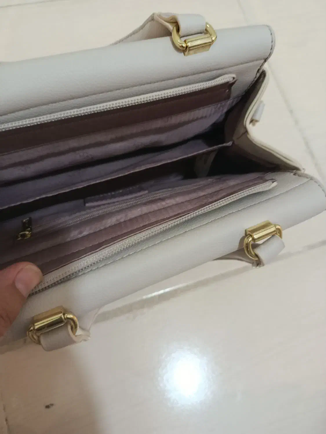 کیف مجلسی|کیف، کفش، کمربند|دوگنبدان, |دیوار