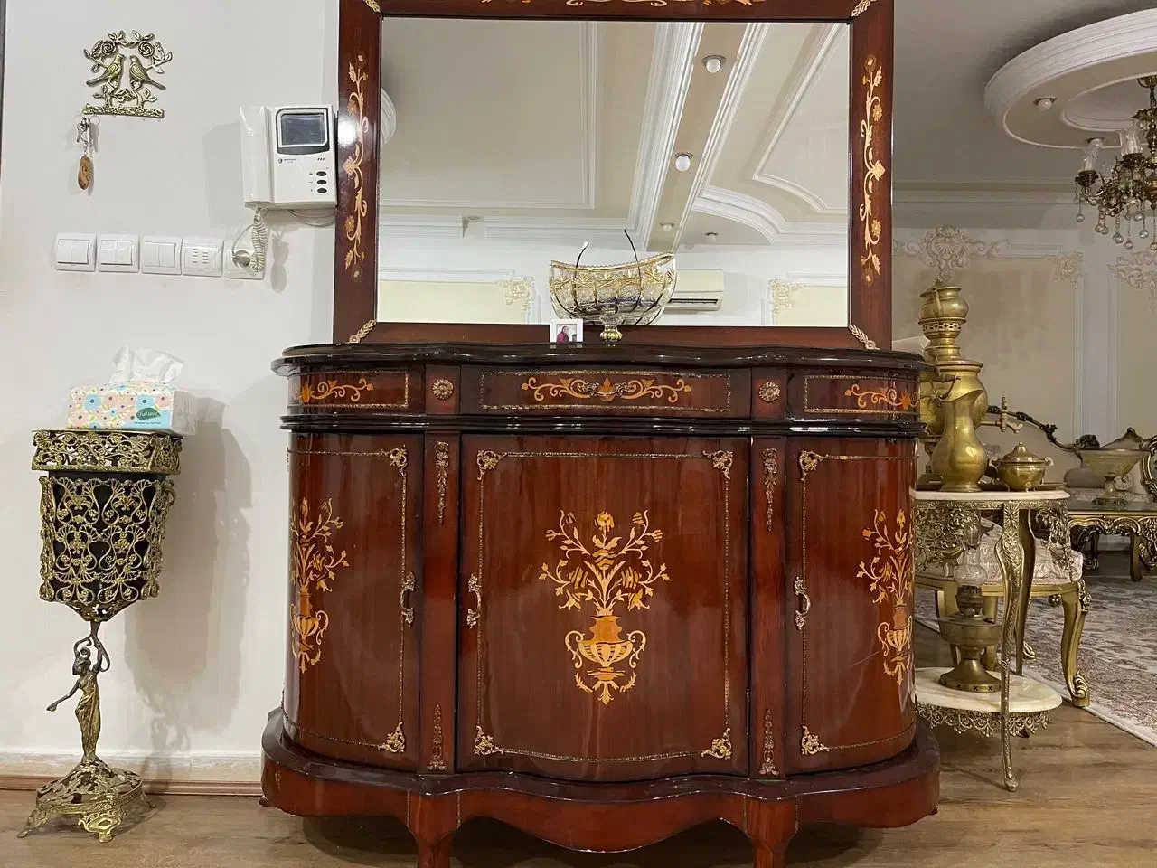 وسایل در حدنو|بوفه، ویترین، کنسول|ماهدشت, |دیوار