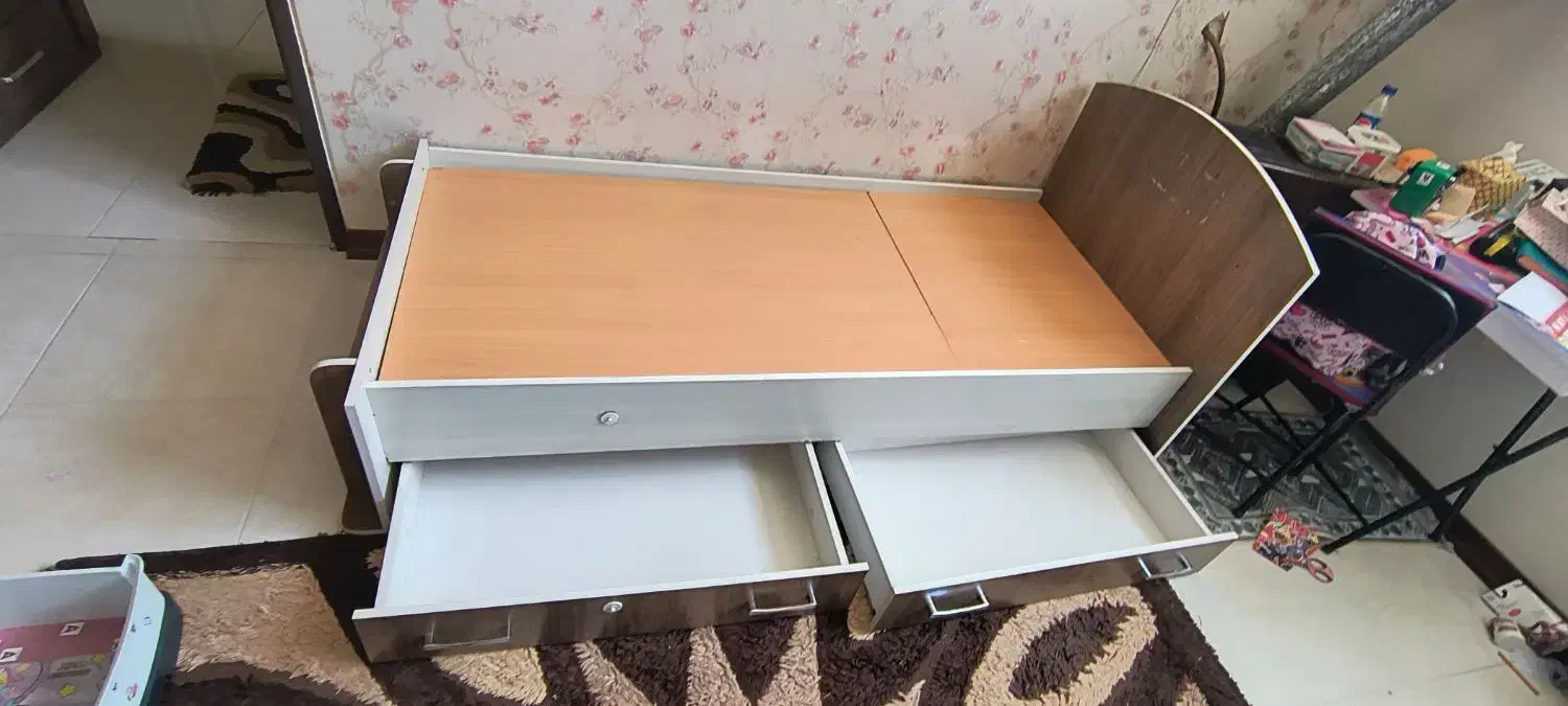 تخت نوجوان|تخت و صندلی بچه|اصفهان, شهرک پارسیان|دیوار