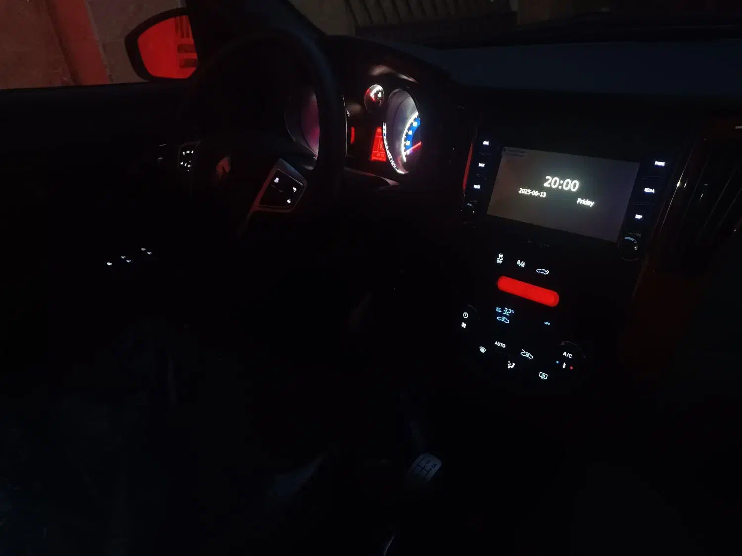 دنا پلاس ۵ دنده ۱۴۰۳ خشک|خودرو سواری و وانت|سنندج, |دیوار