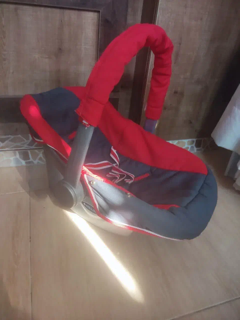 کریر|کالسکه و لوازم جانبی|کاشان, دانش|دیوار