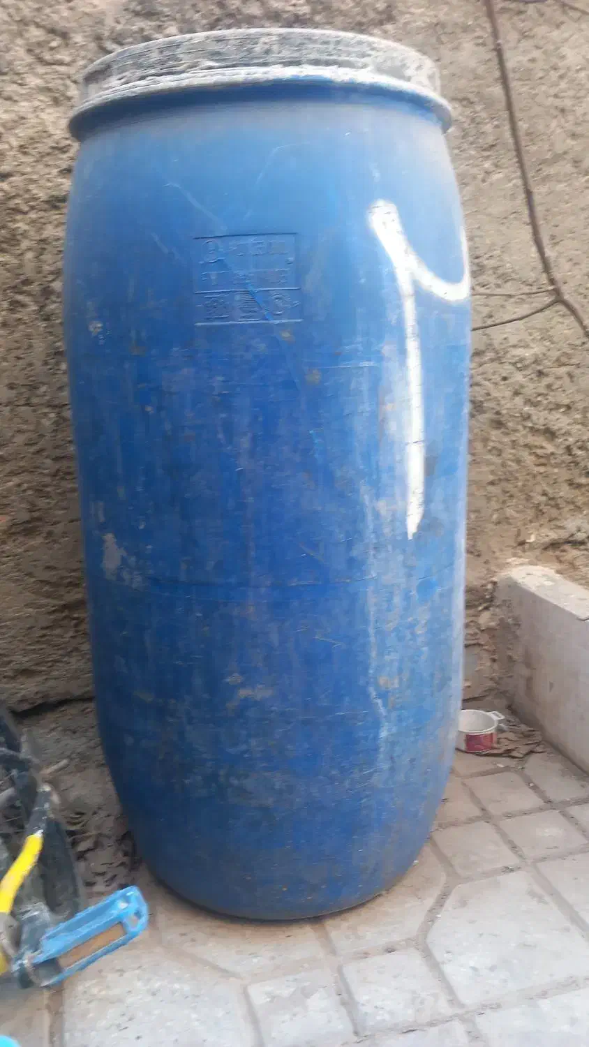 سالم سالم|ظروف نگهدارنده، پلاستیکی، یک‌بارمصرف|اصفهان, محله سفلی|دیوار