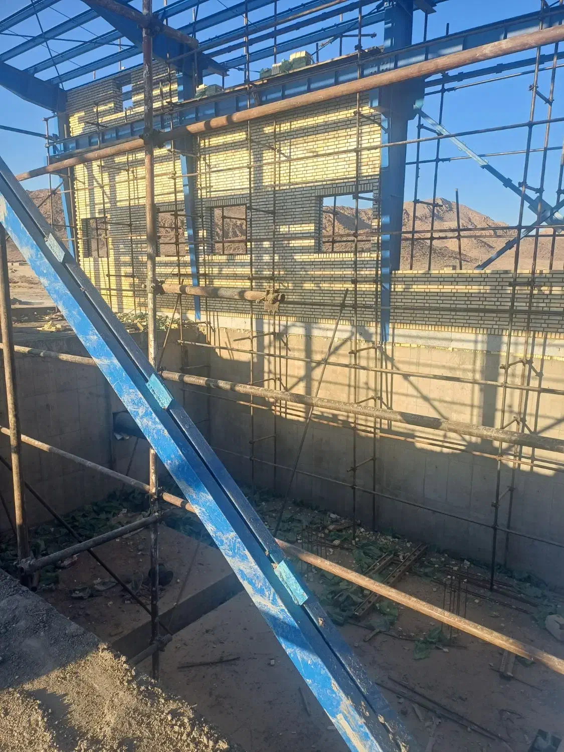 اجرای اجر نما دیوار حصار و سوله|خدمات پیشه و مهارت|کرمان, |دیوار