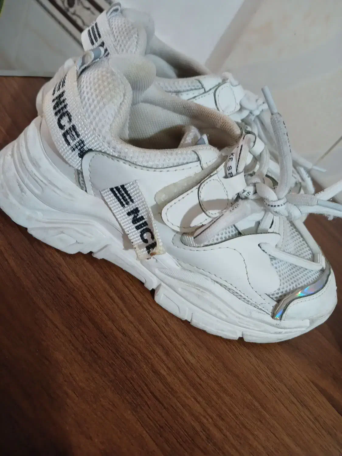 کتونی رنگ سفید سایز 30|کفش و لباس بچه|اراک, |دیوار