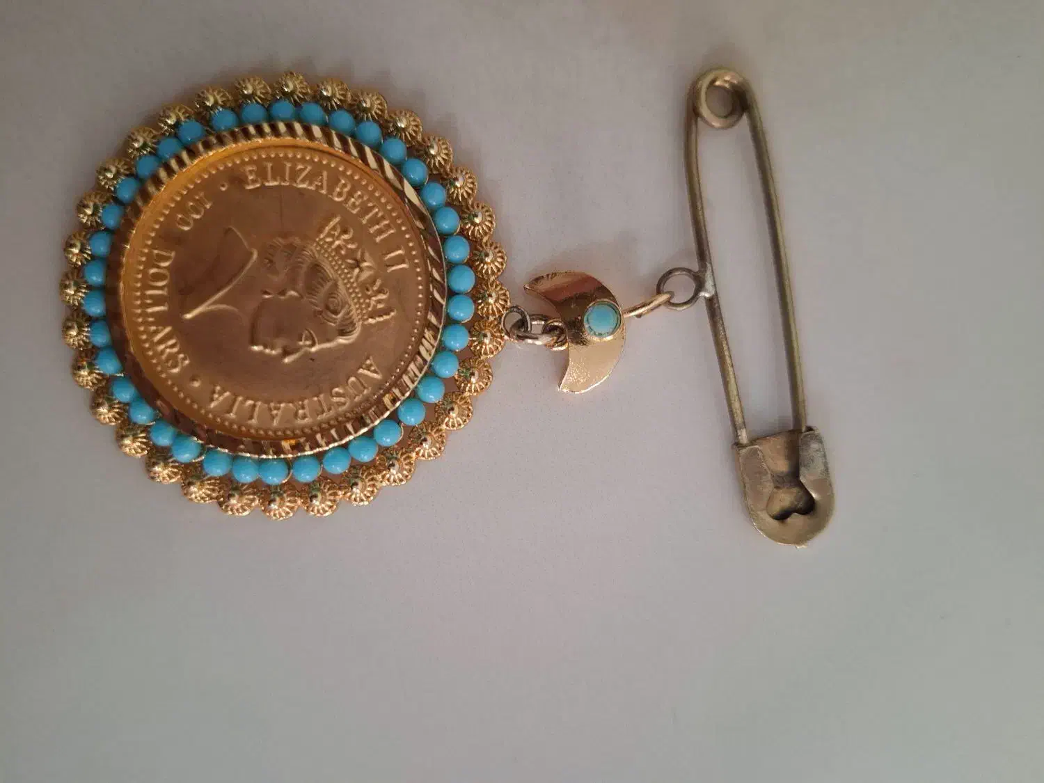 زیرگلویی یازیرخری|جواهرات|شیراز, محراب|دیوار