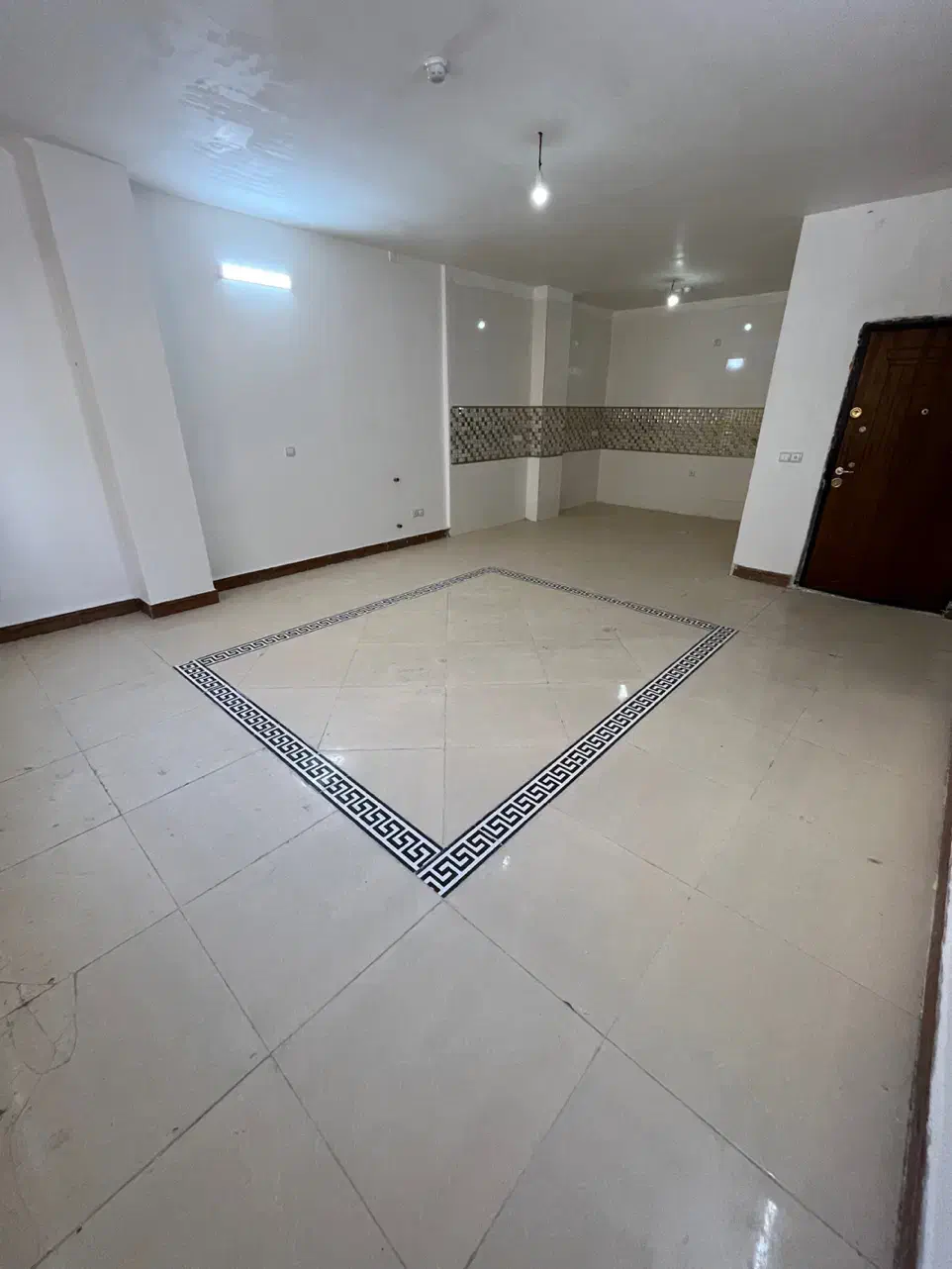 اپارتمان جهاد/طبقه اول/وام تسویه شده/بهترین تعاونی|فروش آپارتمان|زاهدان, |دیوار