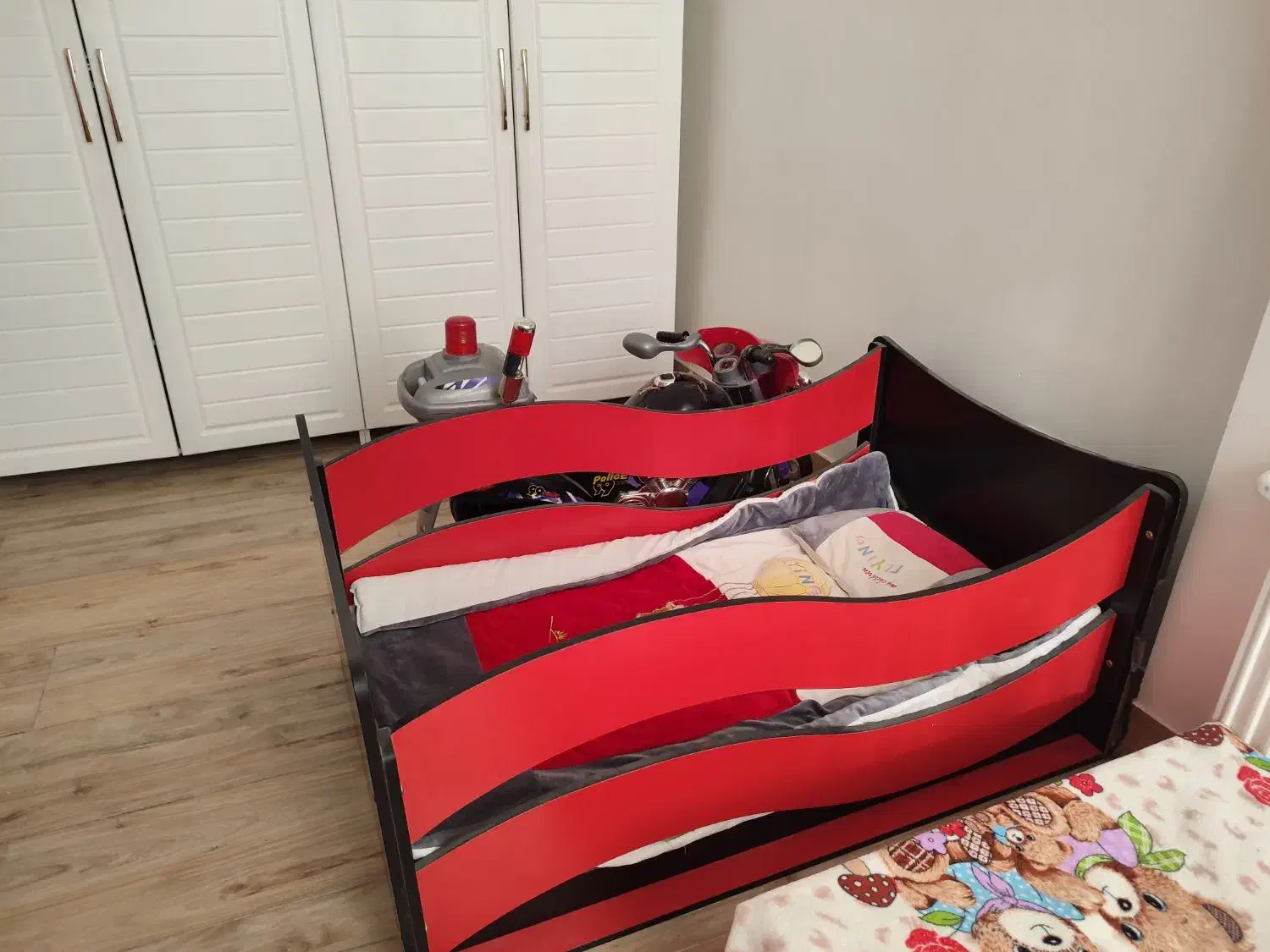 کمد و تخت نوزاد و نوجوان کار تهران جنس چوب عالی|تخت و سرویس خواب|گناباد, |دیوار